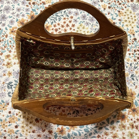 Vintage Tan Woven Handbag - Picture 3 of 4